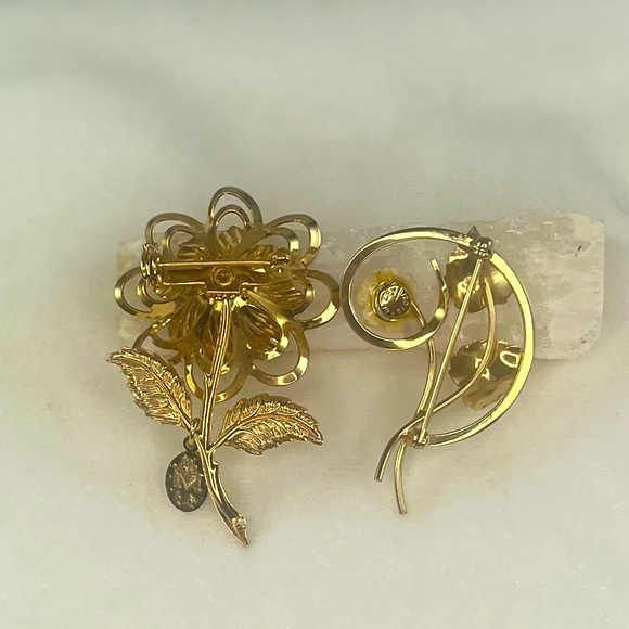 •vintage• gold & Pearl rose brooch set - Picture 3 of 6